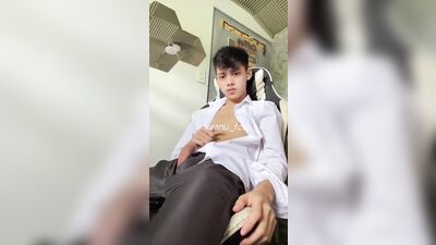 I can't resist getting horny after long day from school