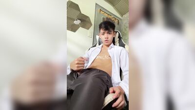 I can't resist getting horny after long day from school