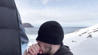 Straight but curious stranger shoots cum in my mouth on public hiking trail