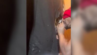 stepbro saw too many gloryhole vidz (Cumshot at 5:28)