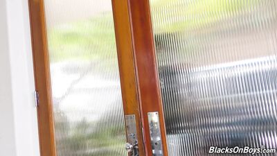 Bi-curious white guy has experience with a handsome muscular black man