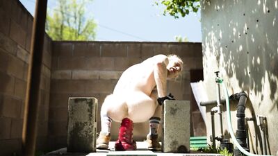 TheGapeGatsby rides a massive Dragon Dick