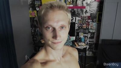 Young and Naughty: Dustin Cooks Solo Session!