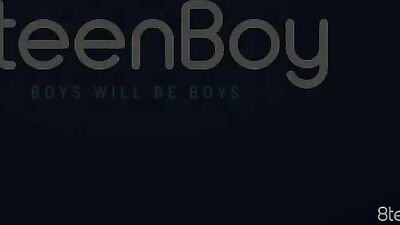 Park Picnic: Maxs Tempting Teen Treat