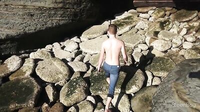 Walking Red Hot with Hunter Graham: A Helix Studios Max Carter Exclusive