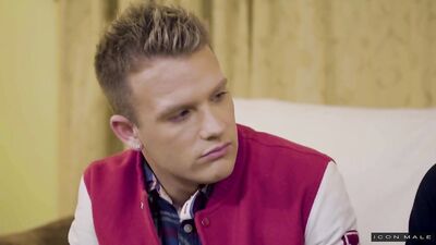 Coming Out of the Closet: Young Gay Discret Confirmed by Best Friend!