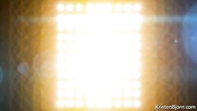 Double Penetration Explosion: Down and Dirty with a Muscular Top