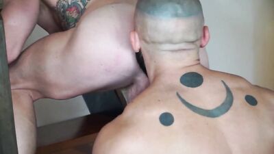 François Sagat Gets Fucked by a Muscular Blonde Bodybuilder in an Unforgettable Bareback Encounter!