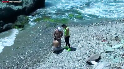 Beach Cruising with Dariox and Zeus in Colombia - Discovering a Gay Couple on the Sand