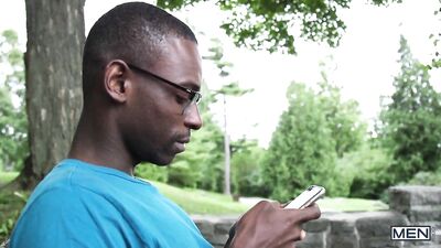 Big Bite Prank: Jake & Williams Gay Bodybuilder Sexcapade