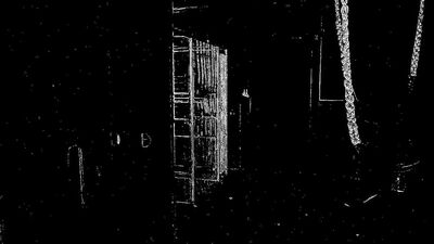 Skinhead suce dans les gloryholes et est baisé sur un sling par un lascars black