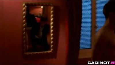 Rebeu hétéro à grosse bite pilonne un jh gay