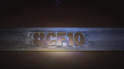 Athlètes américains se sucent au bord de la piscine