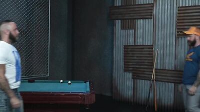 Mature Bear-hunting Man: The Ultimate Bearded and Hairy Companion for Gay Porn Videos!