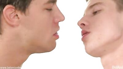 Muscle Worship: The Ideal Partner for Kris Evans