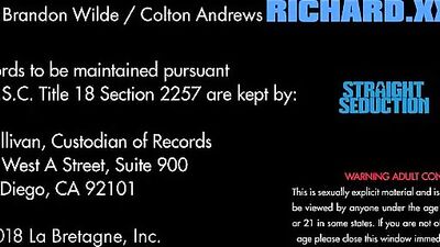 L'assistant du patron se fait passer pour la masseuse