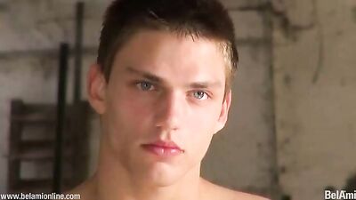 Exploring Erotica: A Photoshoot with Model Steve Skarsgaard