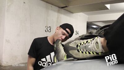 Parking Perversions: Gay Pigs Suck and Fuck with Their Feet in the Underground Garage