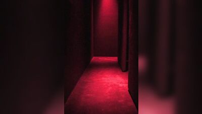 Straight to the Point: A Backroom Suckfest with Sean Zevran