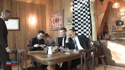 Gros gigot en plat principal et partouze en dessert