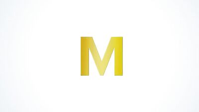 Enzo Rimenez essaie son costume de mariage puis perfore l'anus de son assistant Dario Beck