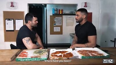 Three Spaniards Seduce an English Tourist in a Hostel - Jean Franko, Lucas Fox & Justin Matthews