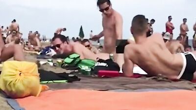 Gay Exhibitionists in the Crowded Beach: Couples Public Sex on Busy Shore!