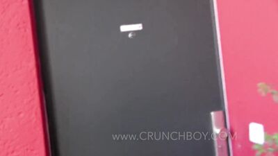 Jordan Fox sodomise un mec en costard dans sa chambre d'hotel