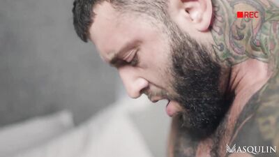 Golden Boy Discovered on the Streets of Masqulin! [186 characters]