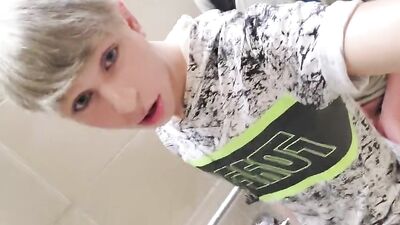 Gay Airport Quickie Porn: Young Guy Gets Blown in the Restroom