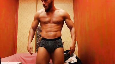 Chaturbates Hottest Male Model: Titanhunk in Action!