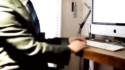 Office Cravat Masturbation: Tying One On