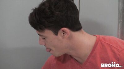 Screaming Me-Os - A Gay Porn Parody of Scream