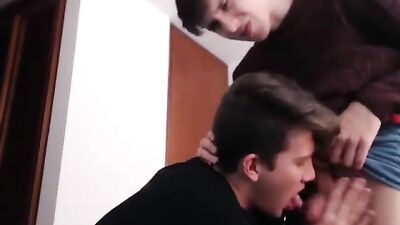 Gay Cam Showdown: Two Straight Guys Masturbate Together on Webcam