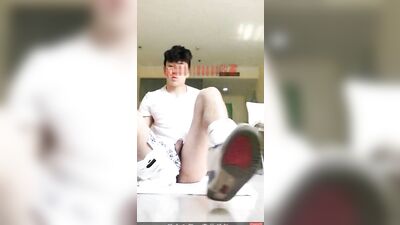 Asian Swing to Sketches: Chinese Basketball Player Masturbating with His Sneakers