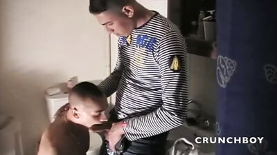 Arabe me baise dans les chiottes du resto