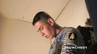 Arabe me baise dans les chiottes du resto