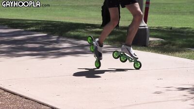 Young, Ripped Hottie Conor Divine Gives a Super Tight Blowjob!