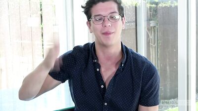 Young Students Casting : Johnny Hands