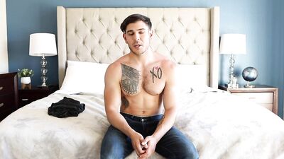 Hot Stallion: Dante Briggs - Solo Masturbation with a Muscular and Hairy Horsepower