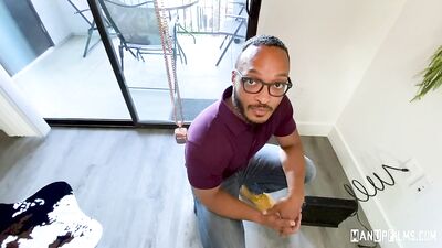 Gay Porn Goes Down at the Internet Box Dealer - Dillon Diaz and Johnny Hill