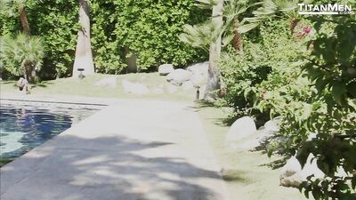 Mâles baraqués suent à grosses gouttes lors d'une baise hard – Logan Scott & Tom Wolfe