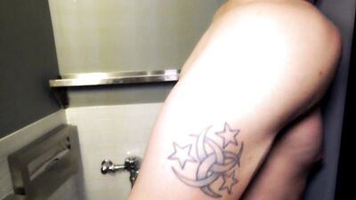 Gay Pride Club Toilet Sex - Jordan Levine and Roman Todds Wet Dream