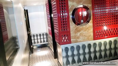 Gangbang in the Wild: Drew Dixon and Robert Royal go down and dirty in a hotel room!