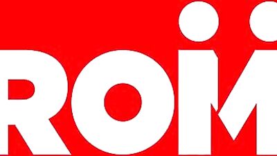 Swimming Pool Menage à Trois with Samuel Tuar and John - Splashing Cum-Slurping Fun!