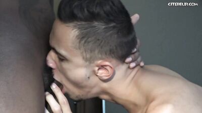 Black Muscle Skinhead Takes the Big Cock of Passive Arab Boy