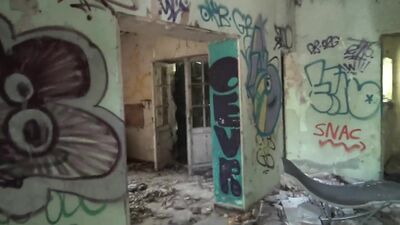 Kevin Gets a Facial in an Outdoor Squat by Young Cruisers