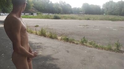 Juicy jerk off in the city center. EXTREME