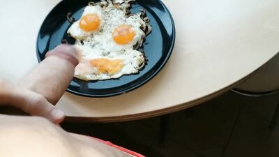 Kozzy makes breakfast and cumming on food, tasty cum