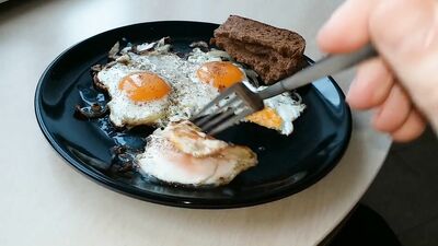 Kozzy makes breakfast and cumming on food, tasty cum